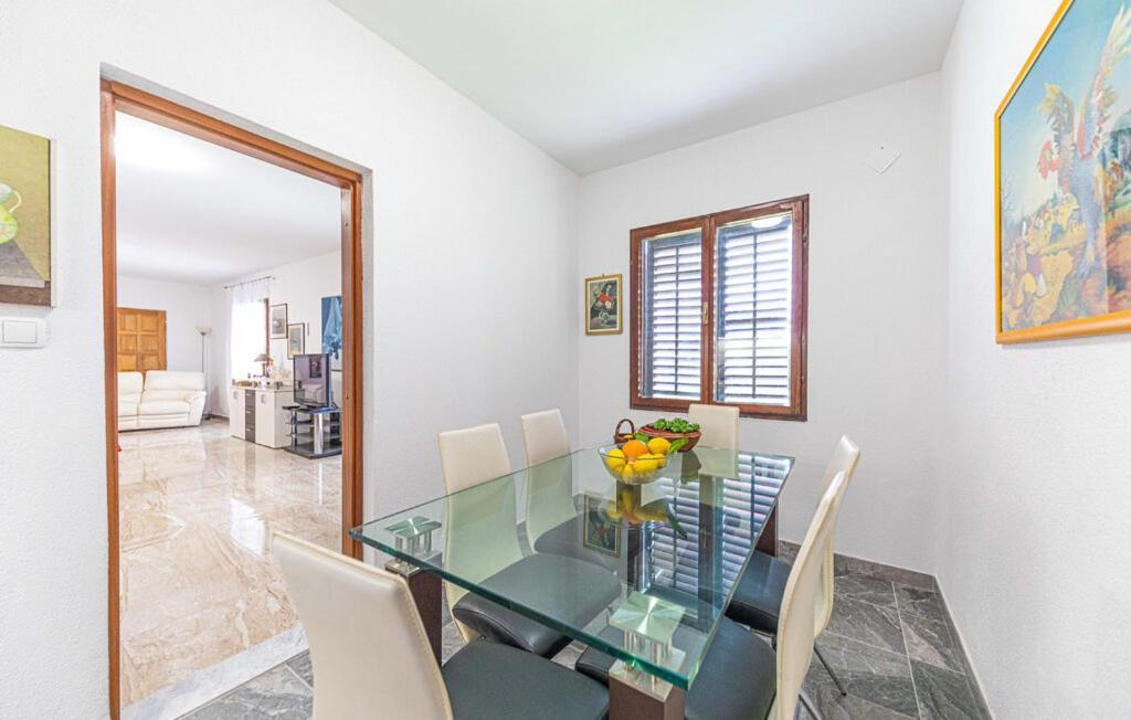 Lux * Trogir