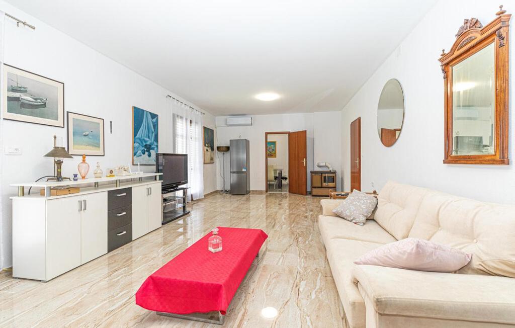 Apartment Lux